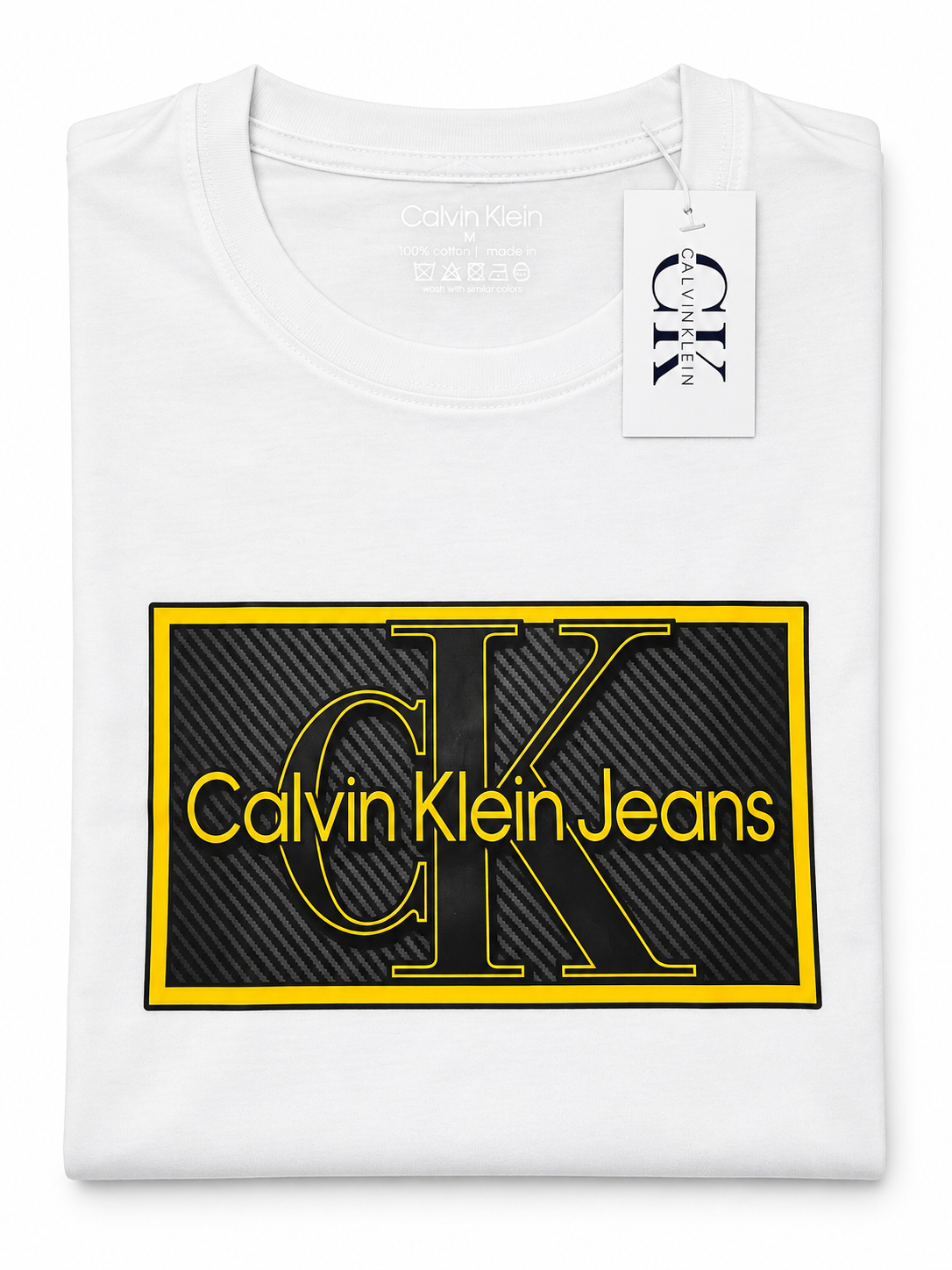 Polera Calvin Klein Jeans blanca con estampado negro y amarillo