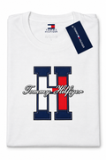 Polera Tommy Hilfiger con letra H tricolor
