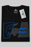 Polera Lacoste negra con estampado geométrico azul